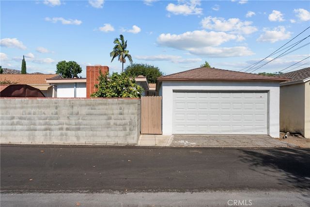 2641 N Buena Vista Street, Burbank, CA 91504