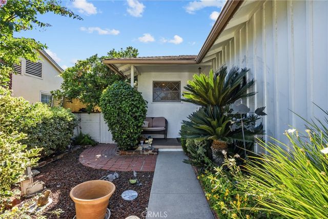 2641 N Buena Vista Street, Burbank, CA 91504