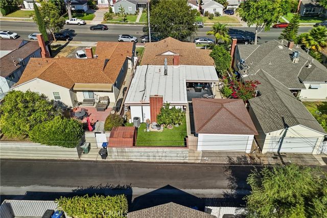 2641 N Buena Vista Street, Burbank, CA 91504
