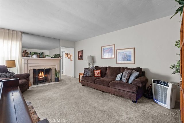 2641 N Buena Vista Street, Burbank, CA 91504