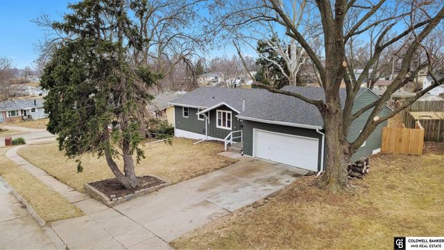 4626 N 94th Street, Omaha, NE 68134
