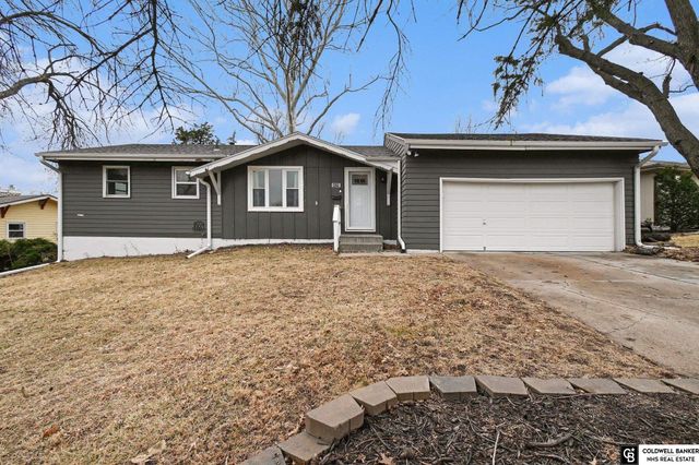 4626 N 94th Street, Omaha, NE 68134