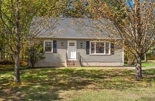 16 Picard Cir, Easthampton, MA 01027