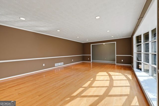 2653 Amberly Way, Snellville, GA 30078
