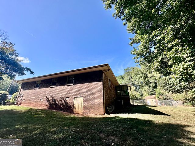 2653 Amberly Way, Snellville, GA 30078