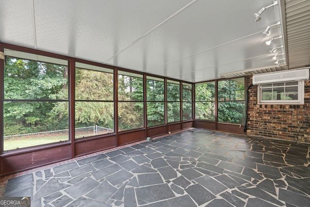 2653 Amberly Way, Snellville, GA 30078