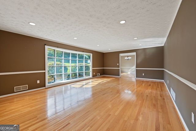 2653 Amberly Way, Snellville, GA 30078