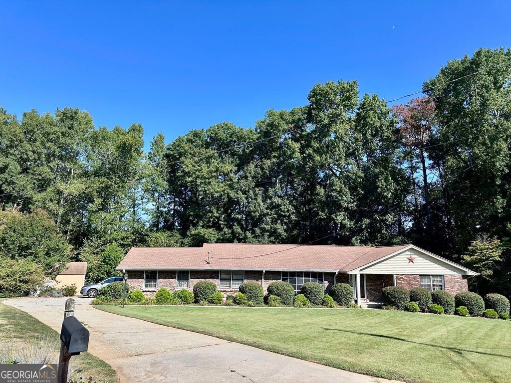 2653 Amberly Way, Snellville, GA 30078