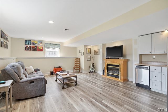 7940 Joss Farm Way, Cicero, NY 13039