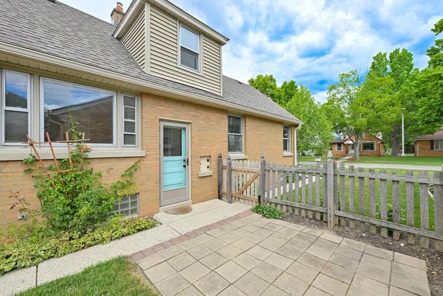 3767 N 77th STREET, Milwaukee, WI 53222