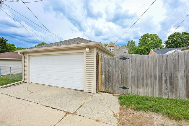 3767 N 77th STREET, Milwaukee, WI 53222