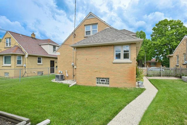 3767 N 77th STREET, Milwaukee, WI 53222