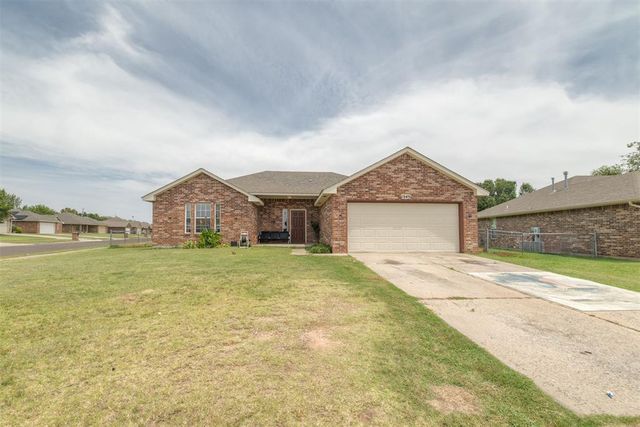1545 Tudor Drive, Moore, OK 73160