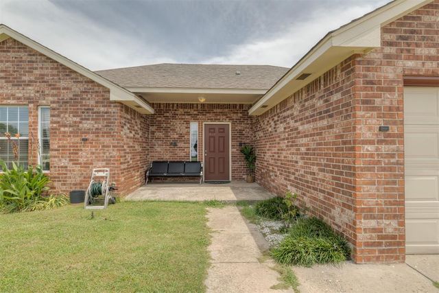 1545 Tudor Drive, Moore, OK 73160