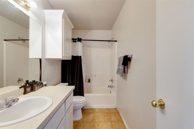 1545 Tudor Drive, Moore, OK 73160