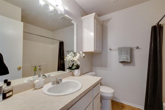 1545 Tudor Drive, Moore, OK 73160