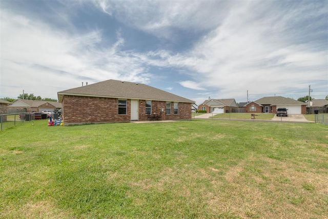 1545 Tudor Drive, Moore, OK 73160
