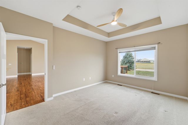 5660 Prairie Grass Drive, Johnston, IA 50131