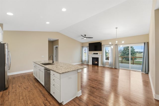 5660 Prairie Grass Drive, Johnston, IA 50131