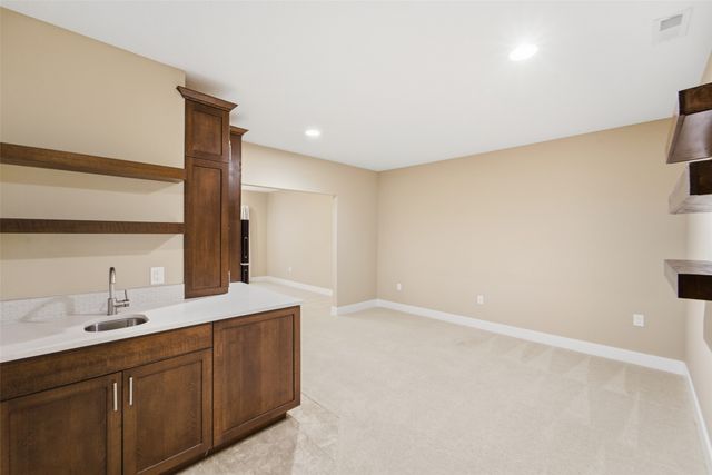 5660 Prairie Grass Drive, Johnston, IA 50131