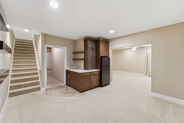 5660 Prairie Grass Drive, Johnston, IA 50131