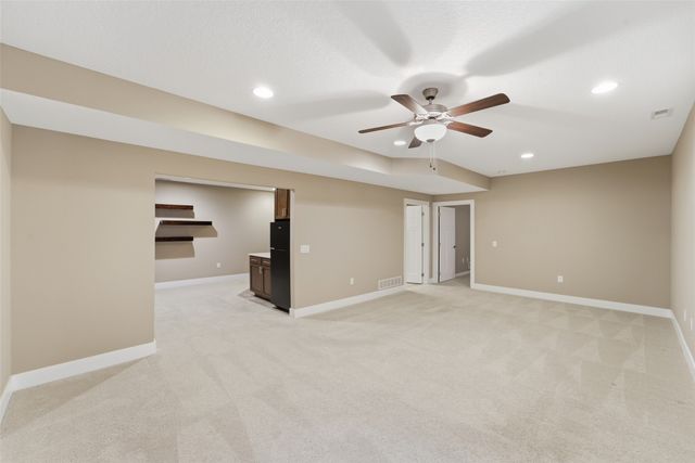 5660 Prairie Grass Drive, Johnston, IA 50131