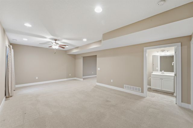 5660 Prairie Grass Drive, Johnston, IA 50131