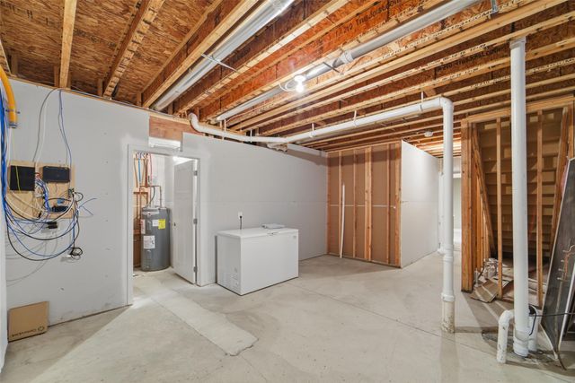 5660 Prairie Grass Drive, Johnston, IA 50131