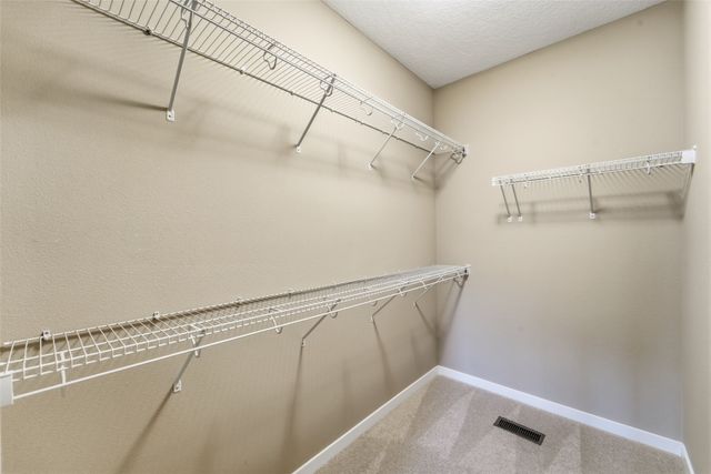 5660 Prairie Grass Drive, Johnston, IA 50131