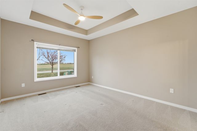 5660 Prairie Grass Drive, Johnston, IA 50131