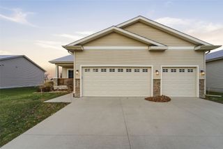 5660 Prairie Grass Drive, Johnston, IA 50131
