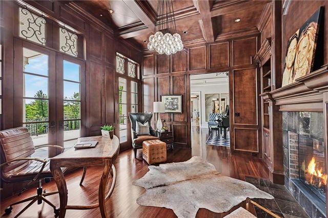 6924 Watson's Country Lane, Parkville, MO 64152