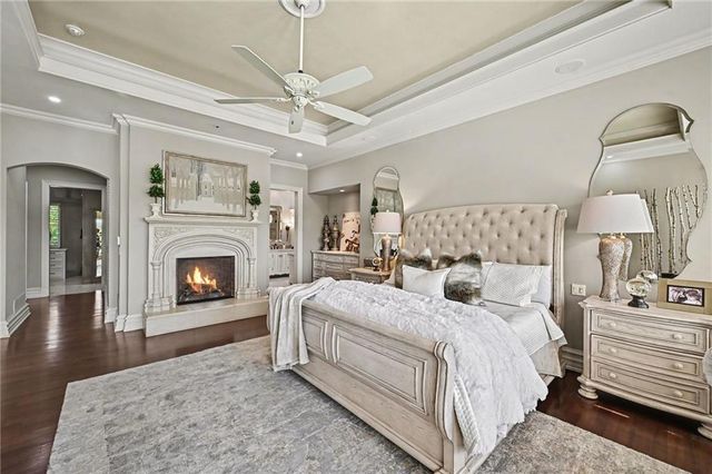 6924 Watson's Country Lane, Parkville, MO 64152
