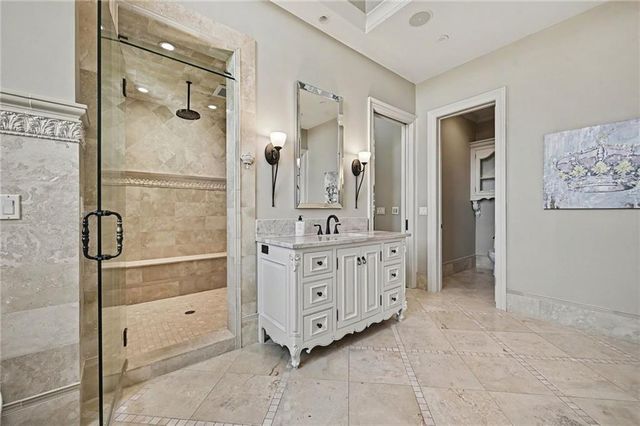 6924 Watson's Country Lane, Parkville, MO 64152