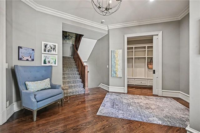 6924 Watson's Country Lane, Parkville, MO 64152