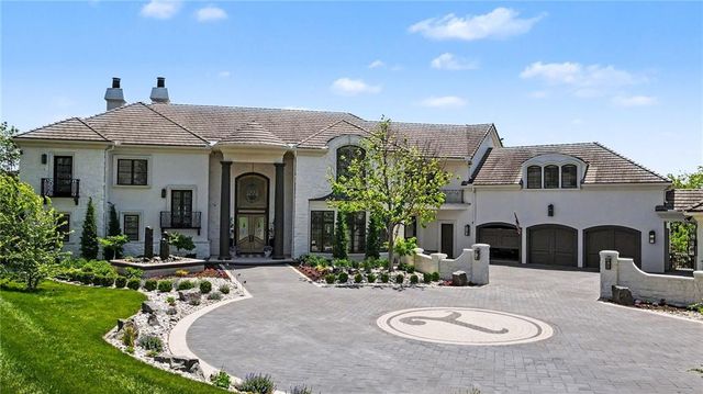 6924 Watson's Country Lane, Parkville, MO 64152