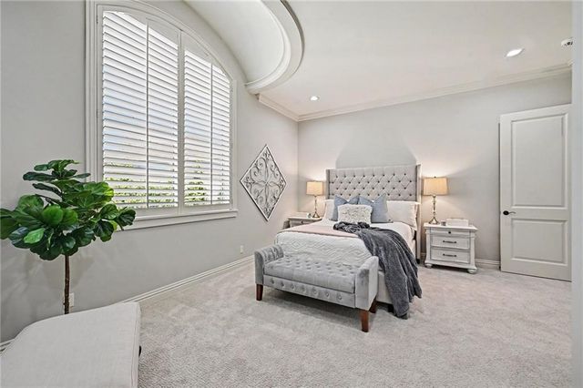 6924 Watson's Country Lane, Parkville, MO 64152
