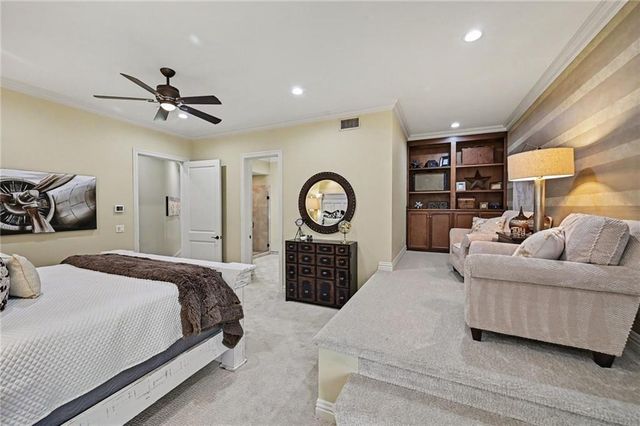 6924 Watson's Country Lane, Parkville, MO 64152