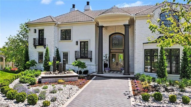 6924 Watson's Country Lane, Parkville, MO 64152