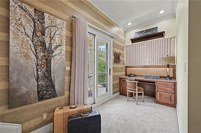 6924 Watson's Country Lane, Parkville, MO 64152