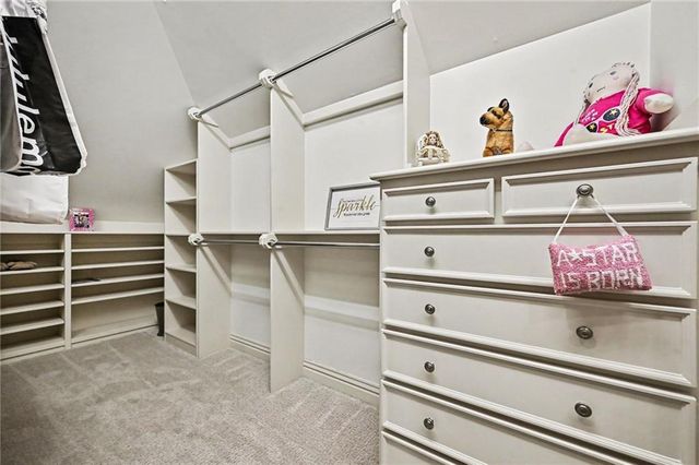 6924 Watson's Country Lane, Parkville, MO 64152