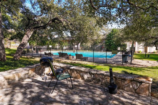 5326 Balcones DR D, Austin, TX 78731
