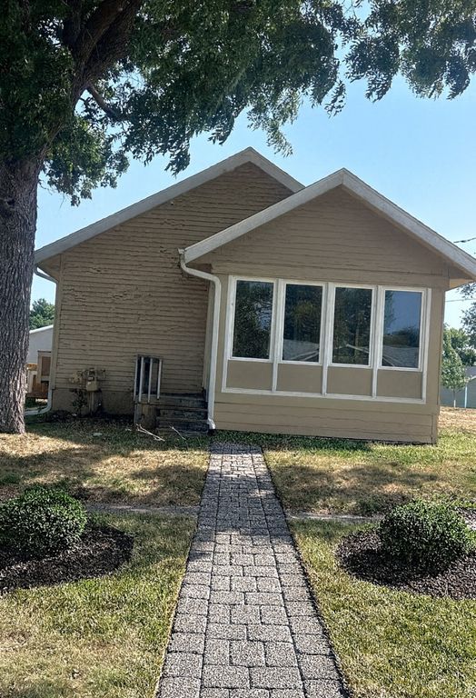 924 E 9th Street N, Newton, IA 50208