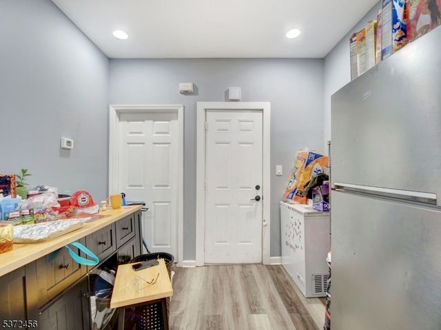 67 9Th Ave, East Orange City, NJ 07018