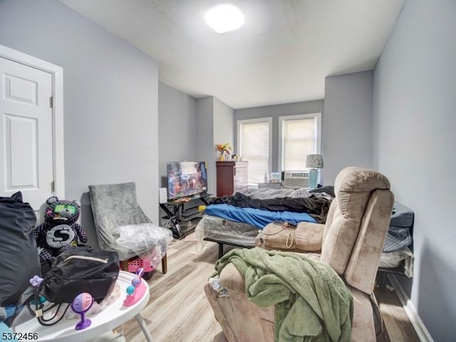 67 9Th Ave, East Orange City, NJ 07018