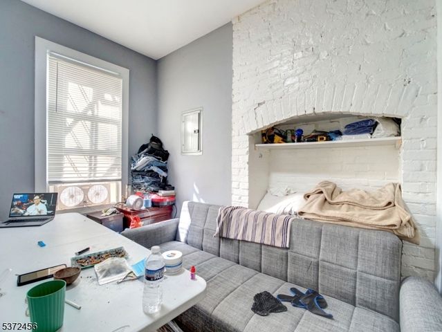 67 9Th Ave, East Orange City, NJ 07018