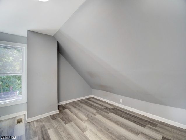 67 9Th Ave, East Orange City, NJ 07018