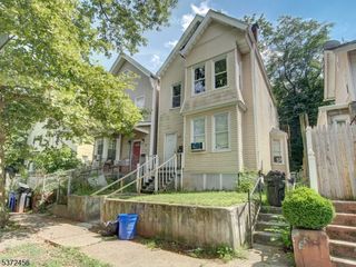67 9Th Ave, East Orange City, NJ 07018