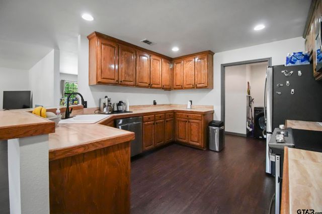 14000 Hwy 31 W, Tyler, TX 75709