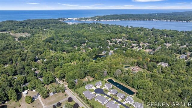 6437 Copperleaf Court 17, Holland, MI 49423